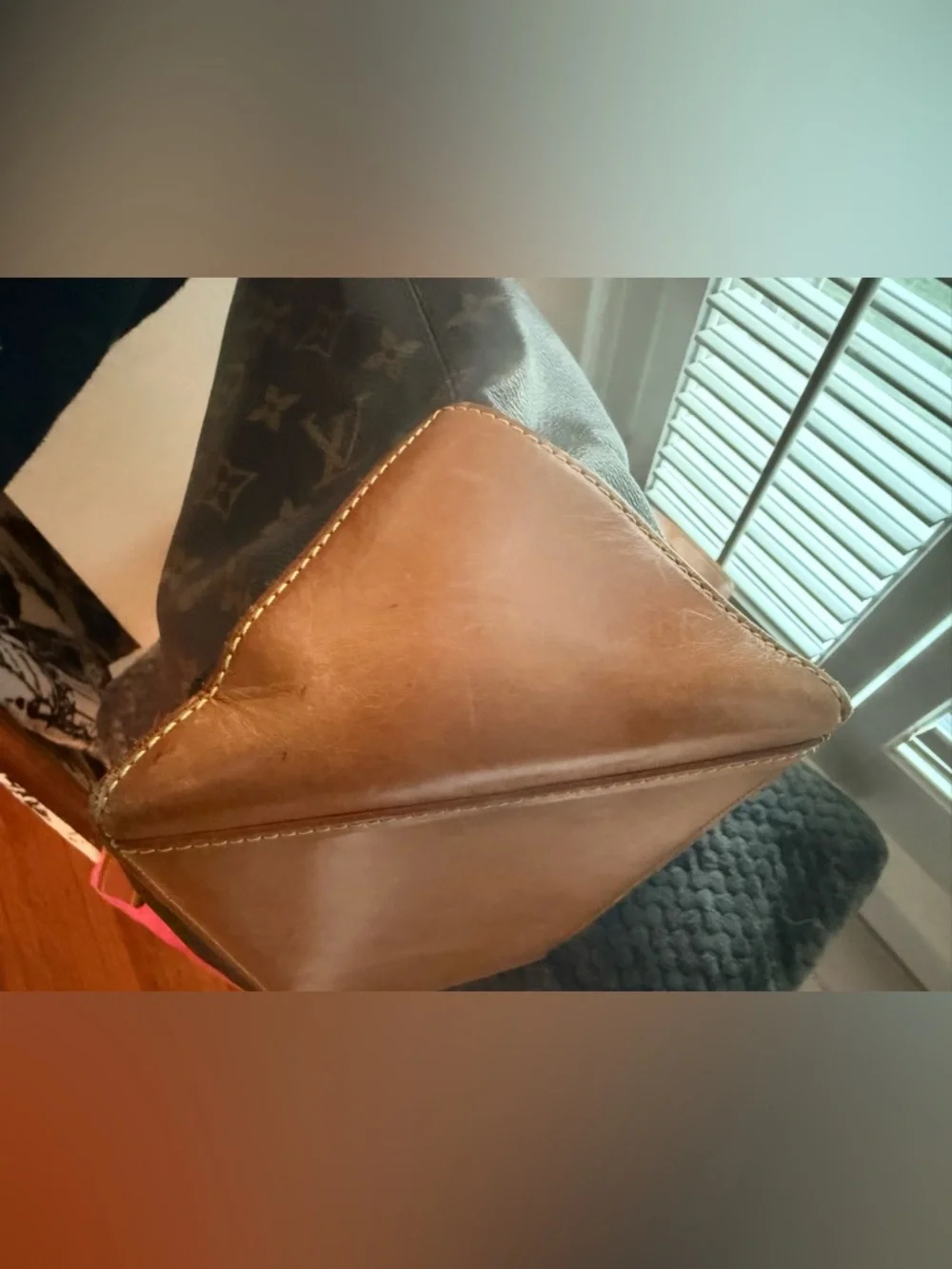 Louis Vuitton Cabas Mezzo - Picture 7 of 11